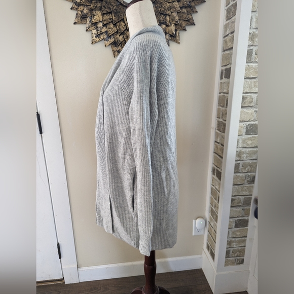 NWT Ann Taylor Loft Gray Pocketed Knit Cardigan Size Medium - Picture 3 of 4